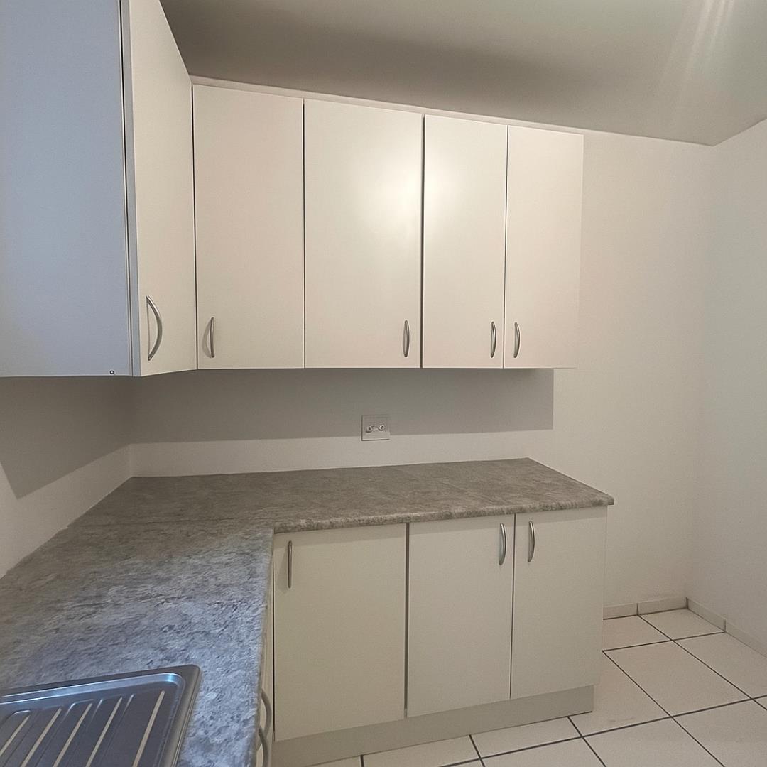 754663_Kitchen_2.jpg